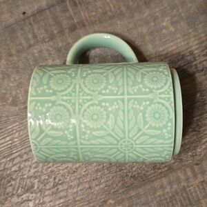 Starbucks Embossed Daisy Mug